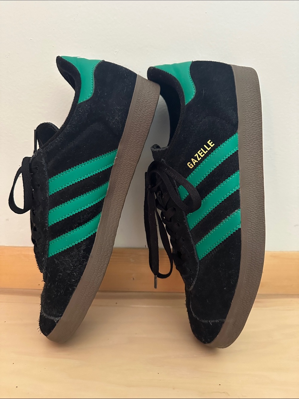 adidas Gazelle Men’s Black & Green Suede Casual Sneakers